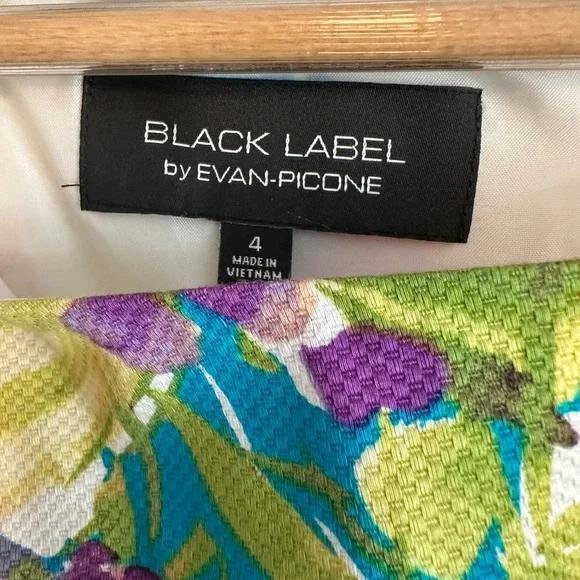 Floral Sleeveless Dress - Picture 2 of 7